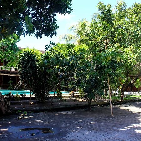 Budhi Beach Inn Кута Экстерьер фото