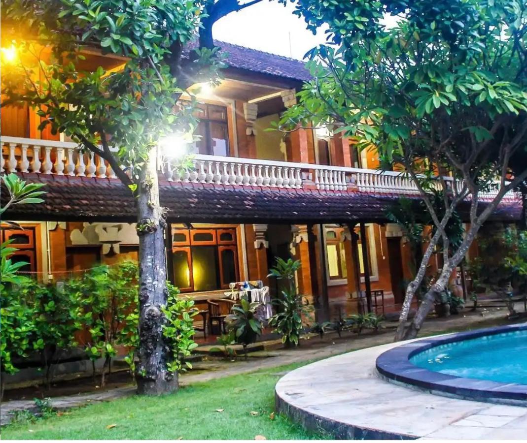 Budhi Beach Inn Кута Экстерьер фото